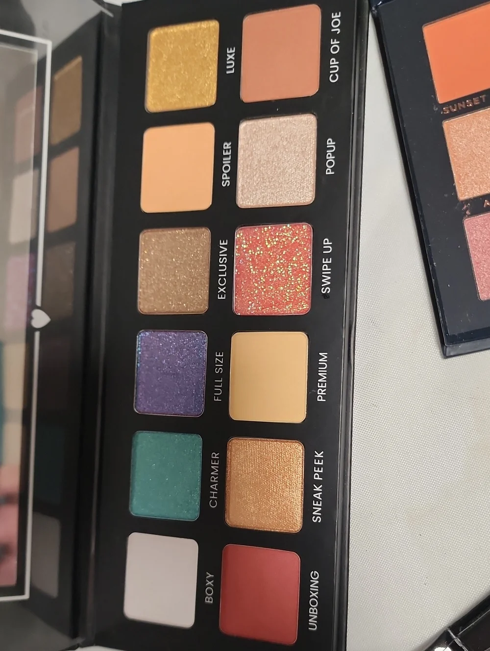 Violet Voss Eyeshadow Palette - Multi-Color Professional Palette